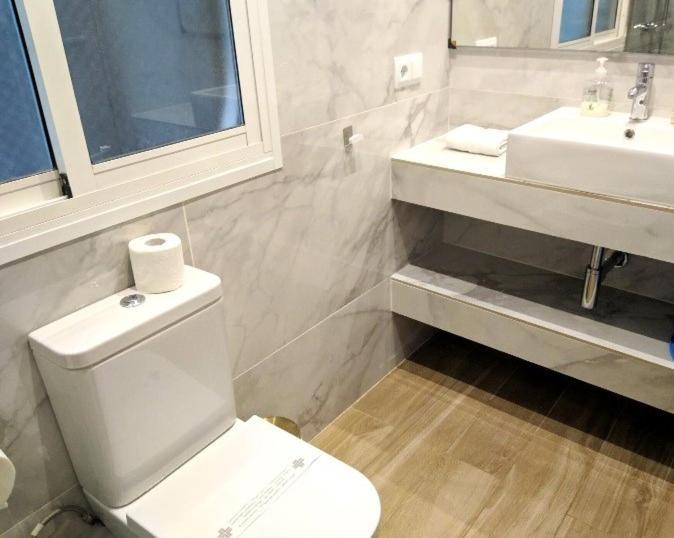 Aparteasy - Family Sant Antoni Apt. Барселона Екстер'єр фото