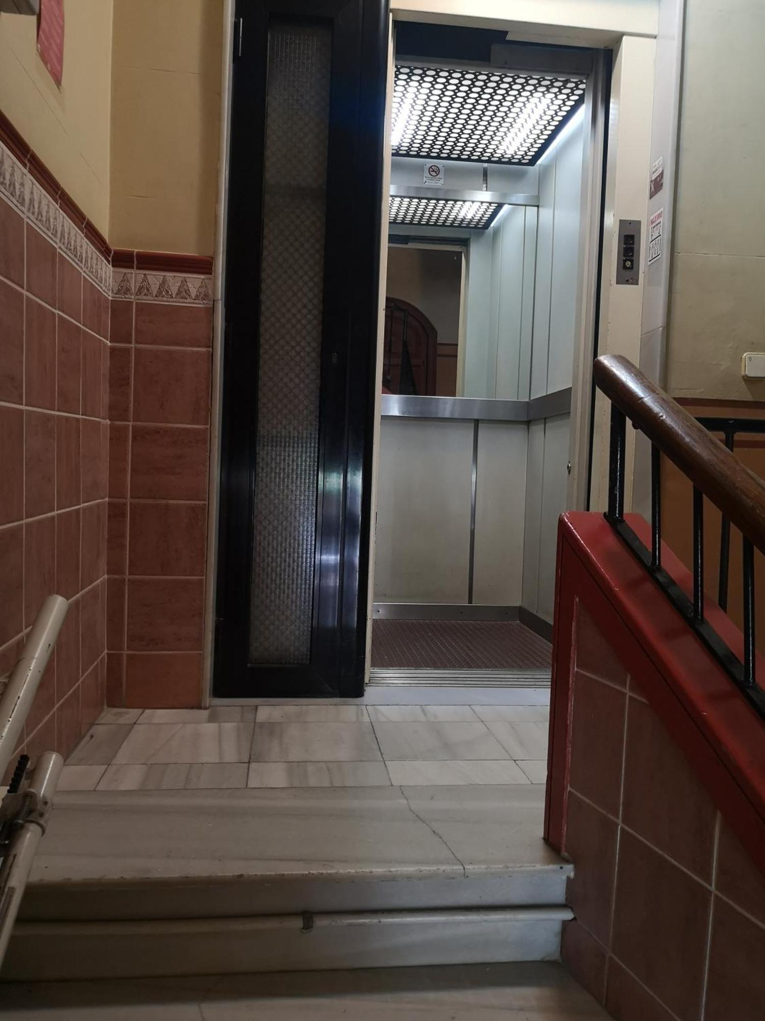 Aparteasy - Family Sant Antoni Apt. Барселона Екстер'єр фото
